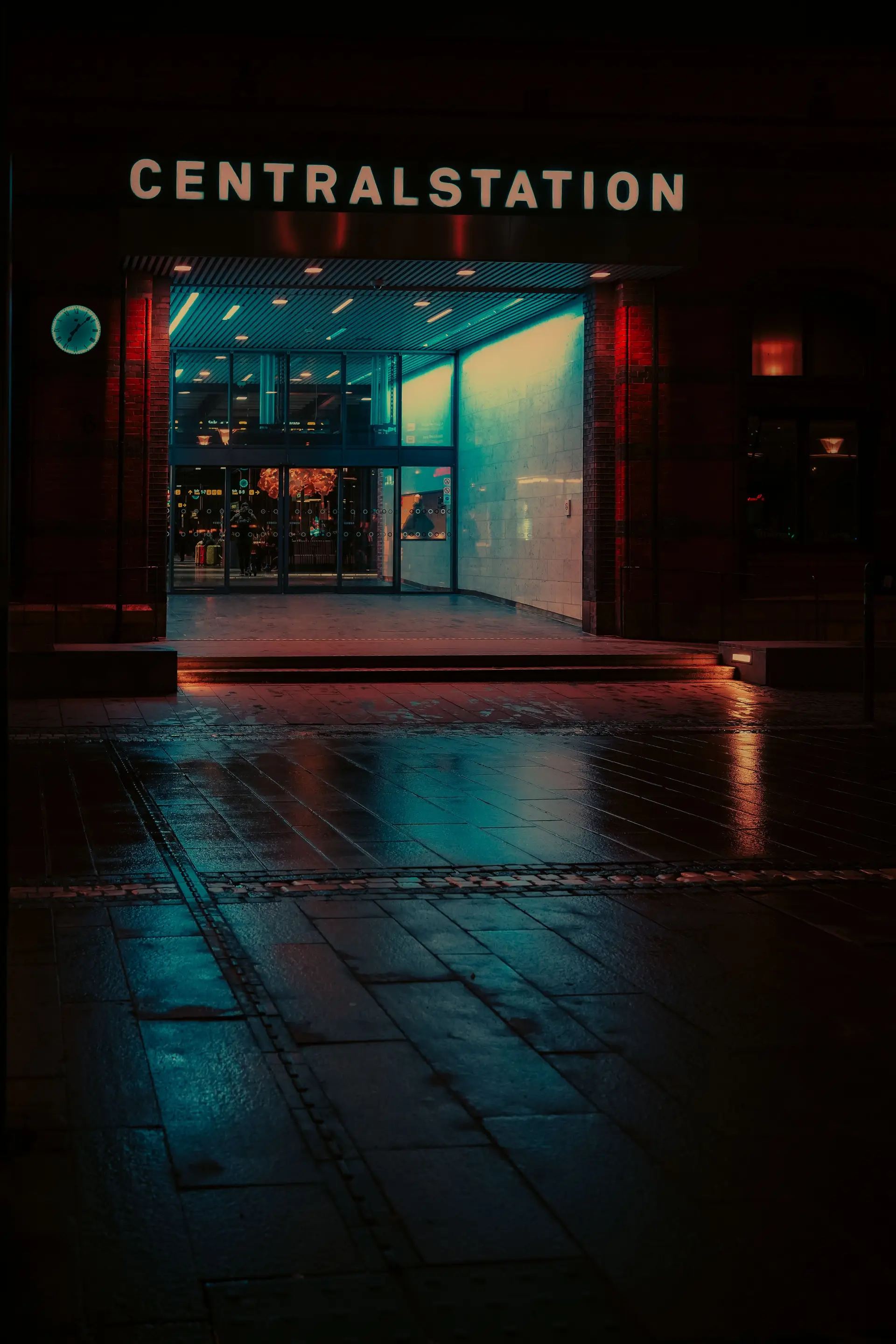 Central Auckland streetscape at night