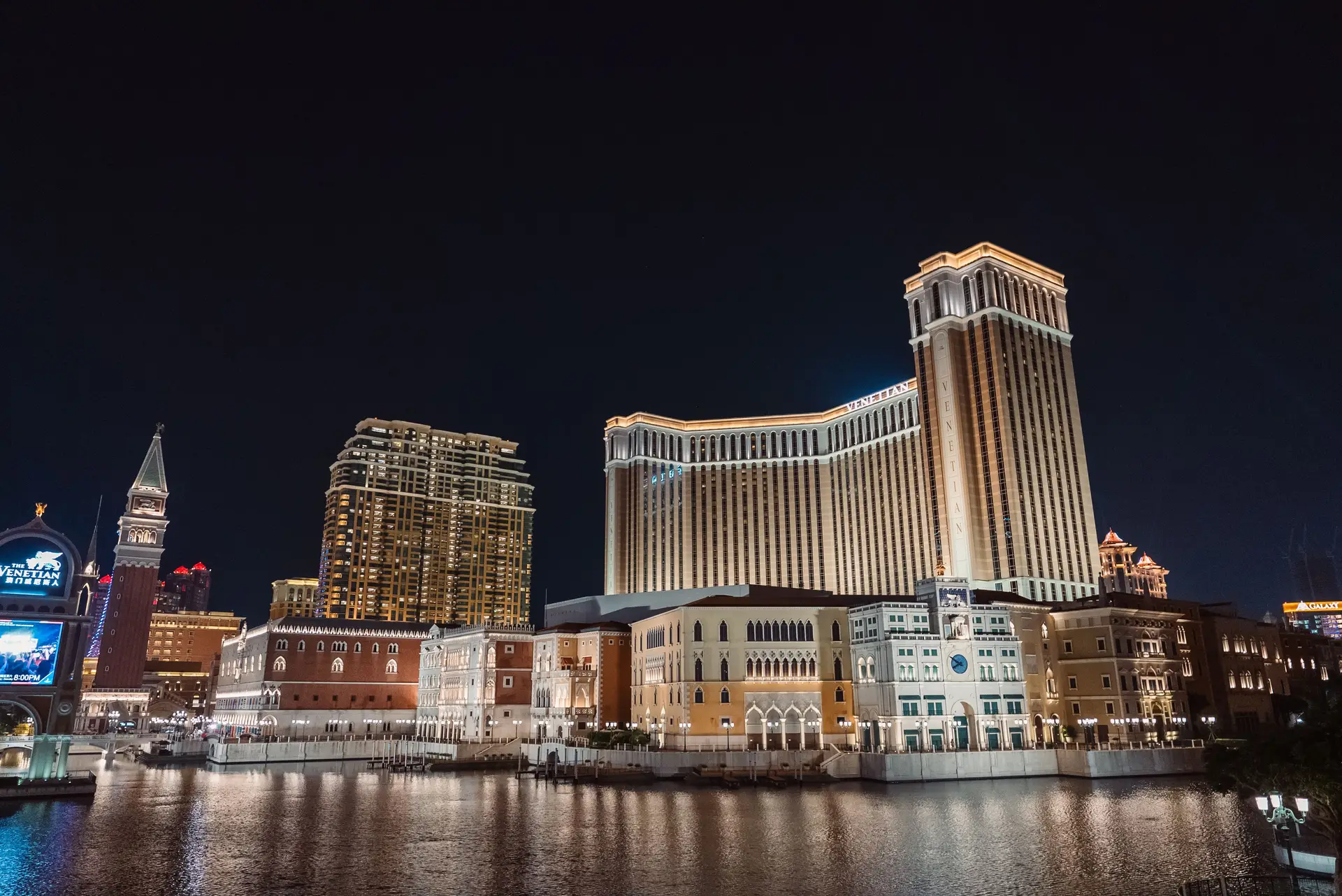 Dravessianluxelodge luxury casino exterior